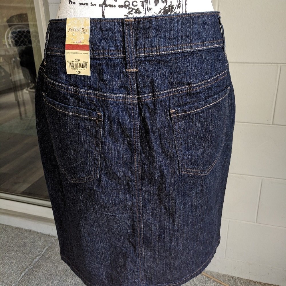 St. Jhons Bay Petite Skirt. - Picture 2 of 6